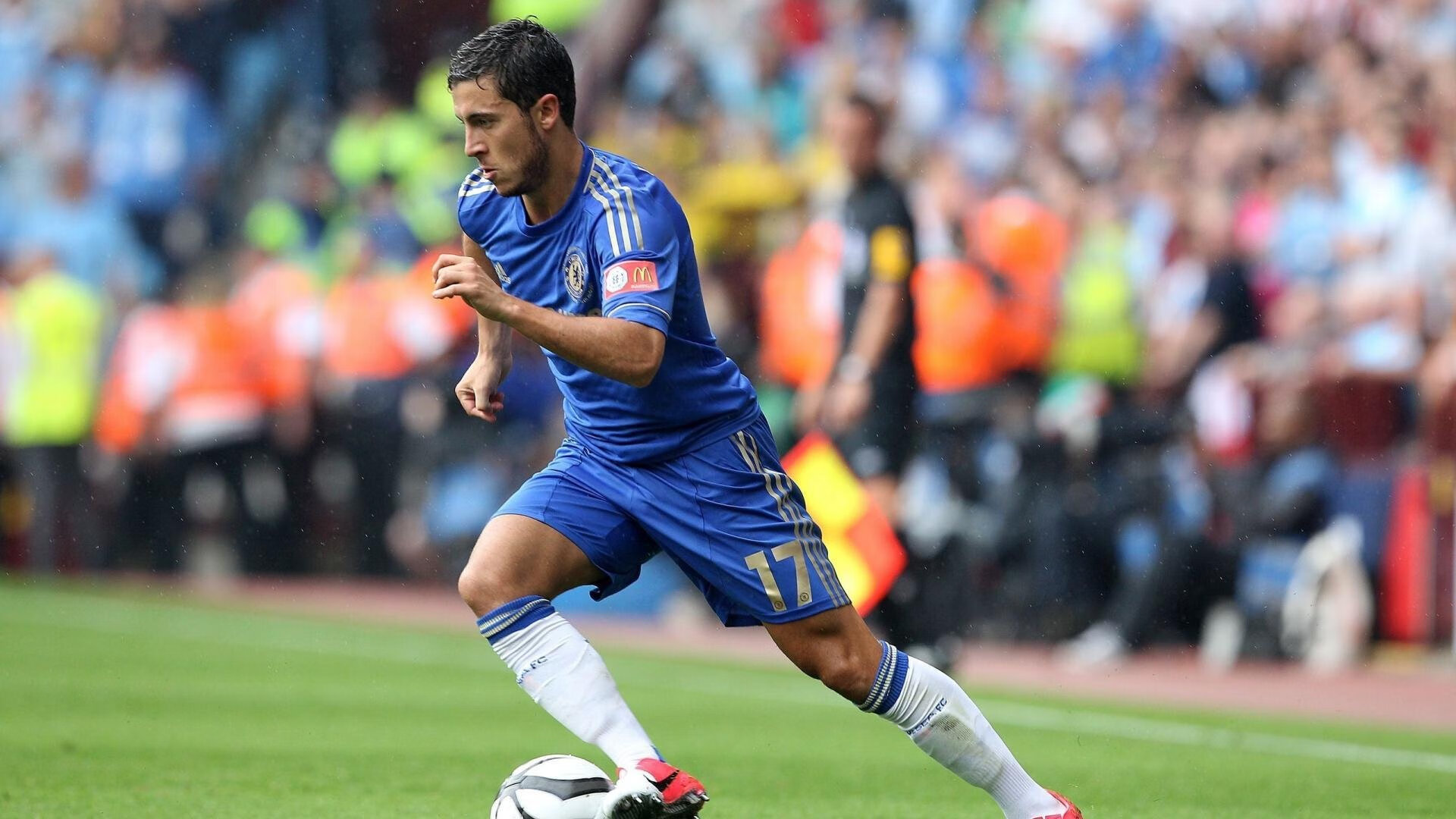 赛道逆袭，阿斯顿马丁如何翻盘法拉利，维斯塔潘带队取胜